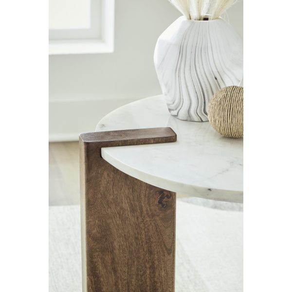 Signature Design by Ashley Isanti End Table T652-6 For Sale